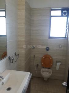 Bathroom Image of 859 Sq.ft 2.5 BHK Apartment / Flat for rent in Vile Parle East Mumbai for Rs. 100000