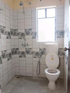 Common Bathroom Image of 939 Sq.ft 3 BHK Apartment / Flat for rent in Gems City, Uttar Kazirhat Kolkata for Rs. 14000