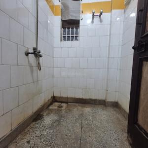 Bathroom Image of 600 Sq.ft 1 BHK Apartment / Flat for rent in Sector 11 Dwarka New Delhi for Rs. 15000