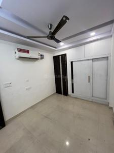 Bedroom Image of 720 Sq.ft 2 BHK Builder Floor for sale in Shalimar Bagh New Delhi for Rs. 10300000