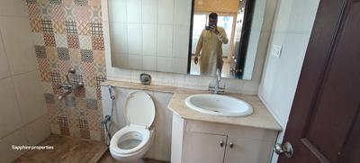 Bathroom Image of 2100 Sq.ft 3 BHK Apartment / Flat for rent in Richards Town Bengaluru for Rs. 85000
