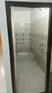 Bathroom Image of 1310 Sq.ft 3 BHK Independent House for rent in Mahanagar Lucknow for Rs. 12000