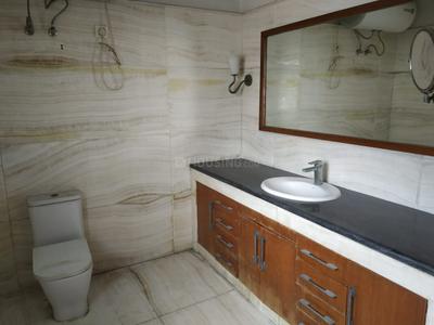 Bathroom Image of 5000 Sq.ft 6 BHK Independent House for rent in Sector 50 Noida for Rs. 200000
