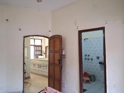 Bedroom Image of 2520 Sq.ft 3 BHK Builder Floor for rent in Punjabi Bagh New Delhi for Rs. 45000