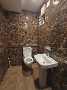 Bathroom Image of 1650 Sq.ft 3 BHK Apartment / Flat for rent in Malleswaram Bengaluru for Rs. 60000
