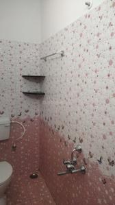 Bathroom Image of 700 Sq.ft 1.5 BHK Duplex for rent in Ganapathy Coimbatore for Rs. 15000
