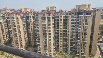 Image of 1075 Sq.ft 2.5 BHK Apartment / Flat for sale in Amrapali Zodiac, Sector 120, Noida for Rs. 9500000
