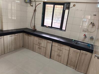 Kitchen Image of 730 Sq.ft 2 BHK Apartment / Flat for rent in Borivali West Mumbai for Rs. 50000