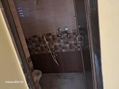 Bathroom Image of 1000 Sq.ft 3 BHK Apartment / Flat for rent in CDA Sec - 10 Cuttack for Rs. 12000
