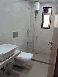Image of 900 Sq.ft 2 BHK Apartment / Flat for rent in Khar West, Mumbai for Rs. 130000