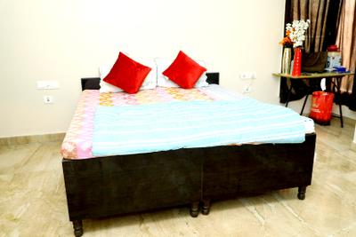 Bedroom Image of HelloWorld Pepper in Sector 50, Noida