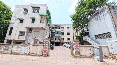 Image of 1305 Sq.ft 4 BHK Apartment / Flat for sale in Maninagar, Ahmedabad for Rs. 9800000