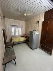 Bedroom Image of 900 Sq.ft 2 BHK Builder Floor for rent in Shalimar Bagh New Delhi for Rs. 21000