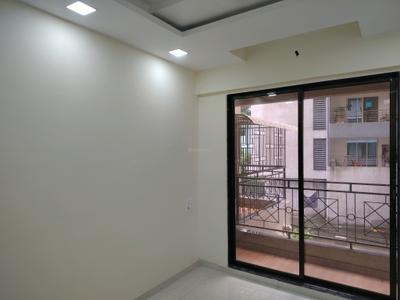 Living Room Image of 730 Sq.ft 2 BHK Apartment / Flat for rent in Hiranandani Estate Thane for Rs. 35000