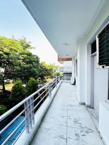 Balcony Image of 800 Sq.ft 1 BHK Builder Floor for rent in Sector 27 Gurgaon for Rs. 36000