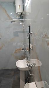 Bathroom Image of 590 Sq.ft 1 BHK Independent House for rent in Sunny Enclave Zirakpur for Rs. 12500
