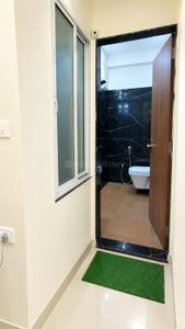 Bathroom Image of 450 Sq.ft 1 BHK Apartment / Flat for rent in Scheme No 114 Indore for Rs. 18000