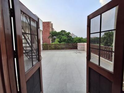 Balcony Image of 1850 Sq.ft 3 BHK Apartment / Flat for rent in Mahindra Chloris, Sector 19 Faridabad for Rs. 55000
