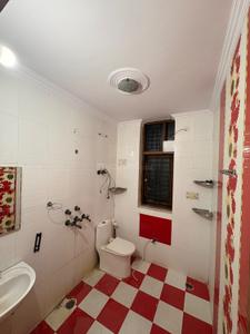 Bathroom Image of 1744 Sq.ft 3.5 BHK Independent House for rent in Sector 56 Noida for Rs. 40000