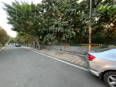 Image of 450 Sq.ft Residential Plot / Land for sale in Sector 47, Noida for Rs. 150000000