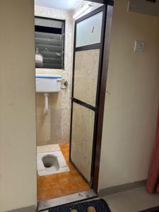 Bathroom Image of 500 Sq.ft 1 BHK Apartment / Flat for rent in Rutu Estate, Thane West Thane for Rs. 25000