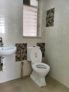 Common Bathroom Image of 461 Sq.ft 1 BHK Apartment / Flat for rent in Mahindra Happinest Kalyan, Bhiwandi Thane for Rs. 12000