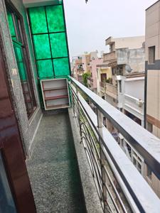 Balcony Image of 700 Sq.ft 2 BHK Builder Floor for rent in Paschim Vihar New Delhi for Rs. 30000