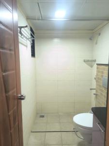 Common Bathroom Image of 1050 Sq.ft 2 BHK Apartment / Flat for rent in Eshwari Oak Dale, JP Nagar Bengaluru for Rs. 34000