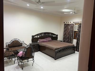 Bedroom Image of 2000 Sq.ft 5 BHK Duplex for rent in DDA B4, Vasant Kunj New Delhi for Rs. 125000