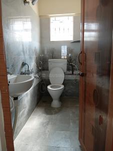 Bathroom Image of 850 Sq.ft 2 BHK Builder Floor for rent in Whitefield Bengaluru for Rs. 27000