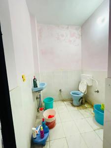 Bathroom Image of 350 Sq.ft 1 BHK Apartment / Flat for rent in Gomti Nagar Lucknow for Rs. 3500