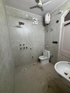 Bathroom Image of 2000 Sq.ft 3.5 BHK Builder Floor for rent in Kirti Nagar New Delhi for Rs. 60000
