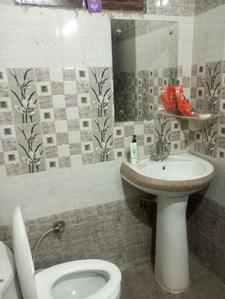 Bathroom Image of 1500 Sq.ft 2 BHK Independent House for rent in Kharar Mohali for Rs. 12500