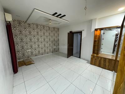 Bedroom Image of 1300 Sq.ft 3 BHK Independent House for rent in Bhawrasla Indore for Rs. 18000