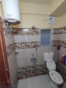 Bathroom Image of 979 Sq.ft 3 BHK Apartment / Flat for sale in Azure Enclave, Behala Kolkata for Rs. 4500000