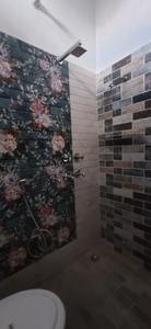 Bathroom Image of 700 Sq.ft 2 BHK Builder Floor for rent in Vrindavan Yojana Lucknow for Rs. 7000