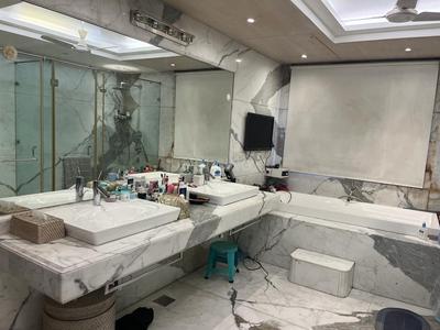 Bathroom Image of 3500 Sq.ft 4 BHK Builder Floor for sale in Maharani Bagh New Delhi for Rs. 225000000