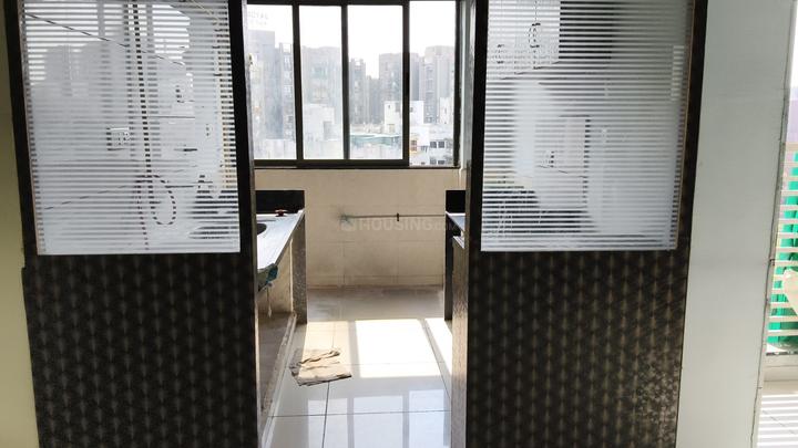 Pavansut Monarc Crystal Main Image 1