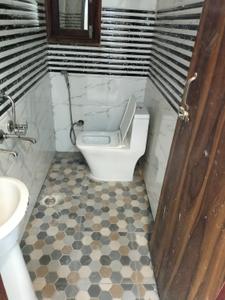 Bathroom Image of 900 Sq.ft 3 BHK Builder Floor for sale in New Ashok Nagar New Delhi for Rs. 6500000
