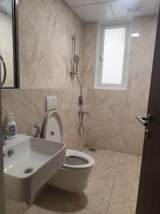 Bathroom Image of 1600 Sq.ft 3 BHK Apartment / Flat for rent in Advaita Green Acres Apartment, Perungudi Chennai for Rs. 41000