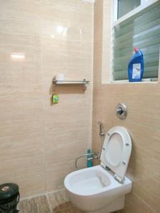 Common Bathroom Image of 638 Sq.ft 1 BHK Apartment / Flat for rent in SJR Parkway Homes, Sriramapura Bengaluru for Rs. 24500