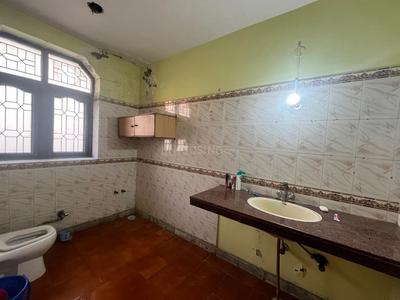Bathroom Image of 1500 Sq.ft 3 BHK Builder Floor for rent in Rawat Pur Kanpur for Rs. 26000