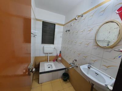 Bathroom Image of 850 Sq.ft 2 BHK Apartment / Flat for sale in Kandivali East Mumbai for Rs. 14500000