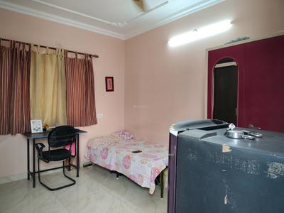 Bedroom Image of 1100 Sq.ft 3 BHK Apartment / Flat for sale in Munirka New Delhi for Rs. 26000000