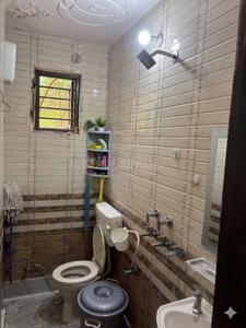Bathroom Image of 500 Sq.ft 1.5 BHK Apartment / Flat for rent in Sector 17 Rohini New Delhi for Rs. 20000
