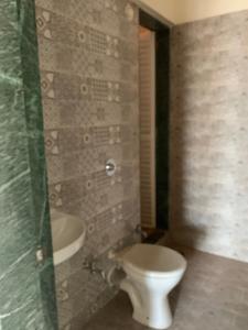 Bathroom Image of 850 Sq.ft 2 BHK Apartment / Flat for sale in DSS Mahavir Kalpavruksha, Kasarvadavali Thane for Rs. 8600000