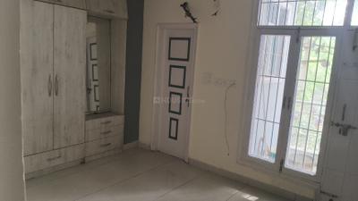 Bedroom Image of 2250 Sq.ft 2 BHK Apartment / Flat for sale in Sector 11 Gurgaon for Rs. 6000000