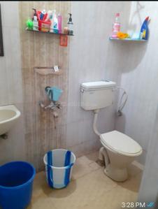 Bathroom Image of 850 Sq.ft 2 BHK Apartment / Flat for sale in Pallikaranai Chennai for Rs. 4500000