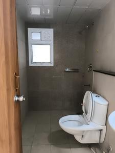 Common Bathroom Image of 850 Sq.ft 2 BHK Apartment / Flat for rent in Prestige Jindal City, Anchepalya Bengaluru for Rs. 35000