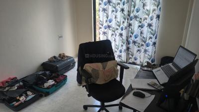 Bedroom Image of 900 Sq.ft 2 BHK Apartment / Flat for rent in Magarpatta Grevillea, Magarpatta City Pune for Rs. 32000
